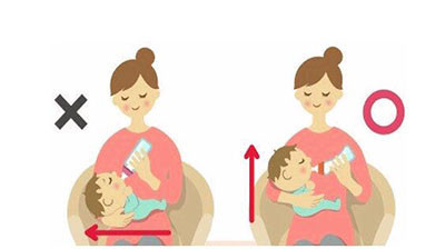 抱着喂奶正确方式