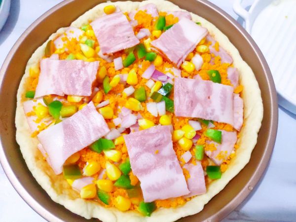 咸蛋黄培根披萨