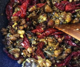 新疆柴窝堡辣子鸡（跟饭馆没差别）