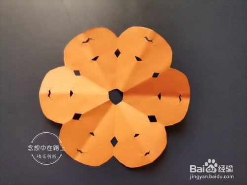 幼儿手工剪纸教程 如何剪出灯泡纹样