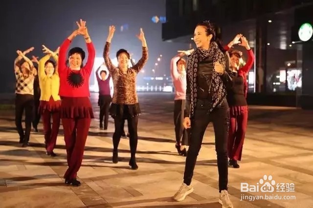 广场舞好处这么多，真的不让爸妈试试吗？