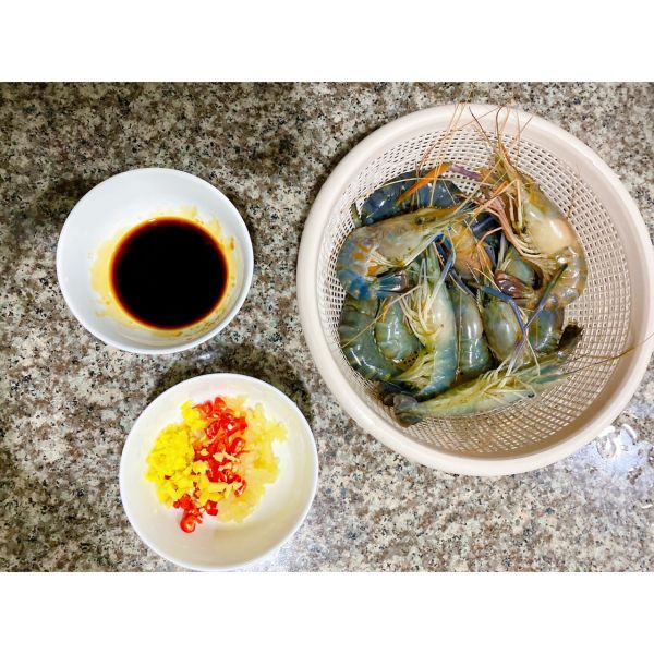 蒜蓉油焖椒盐罗氏虾