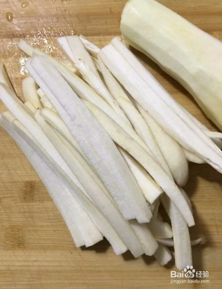 如何制作酱香茄条？