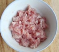 皮蛋瘦肉粥的做法(简单易学,适合情侣一起)
