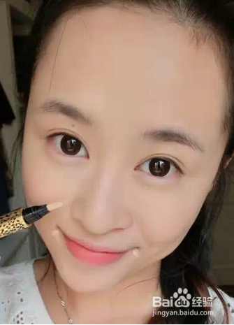 秀智的清纯妆容怎么画