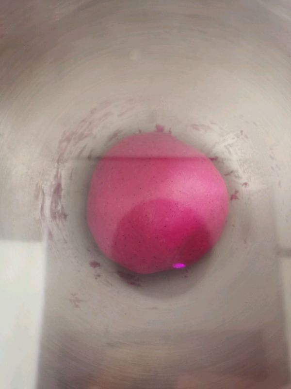 火龙果椰蓉面包