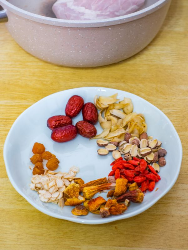 奶香椰汁猪肚鸡汤