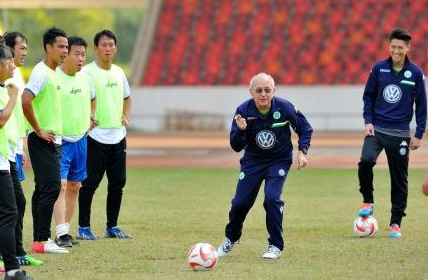 赞美教练尽责的句子