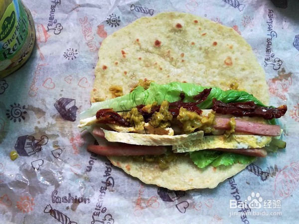 如何做出好吃的酸青瓜午餐肉卷饼