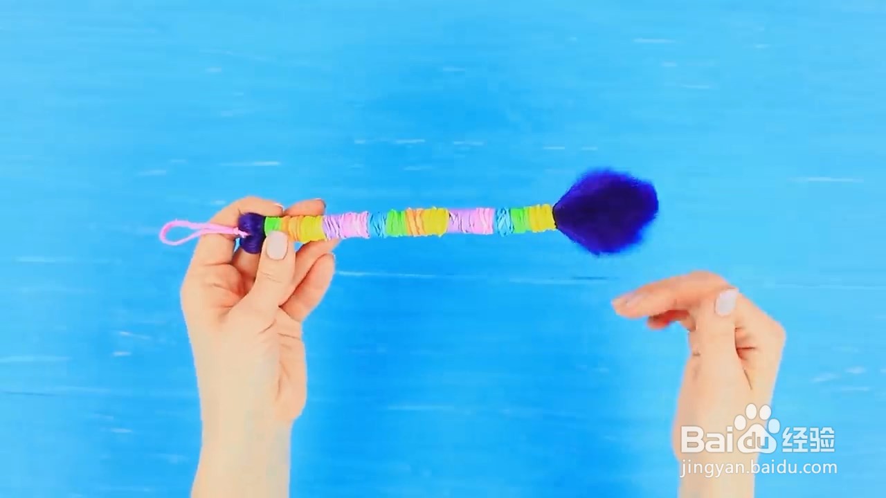 皮筋和我们的假发就能制作彩虹刷子