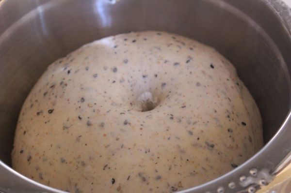 黑芝麻无花果软欧