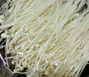求金针菇的5种家常吃法。