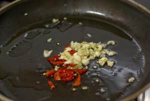 健康养生佳品紫苏煎黄瓜的做法