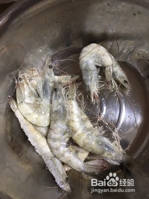 白菜炖虾的做法