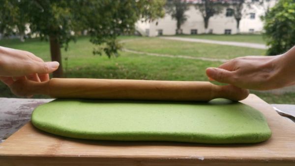 #美食视频挑战赛# 菠菜蔓越莓馒头