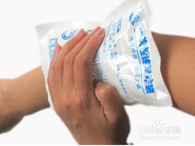 手被石锅烫了怎么处理