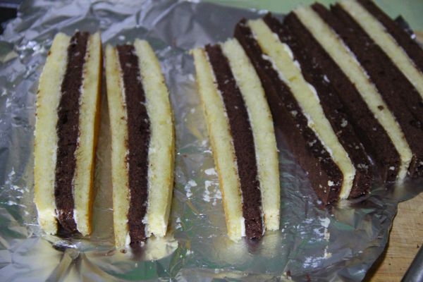 双色棋格奶油蛋糕