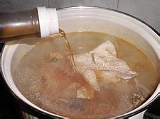 【2011菜展】年菜之五脆皮清香的-----香油白斩大公鸡