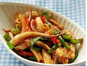家常蒜苔炒鱿鱼的做法简介