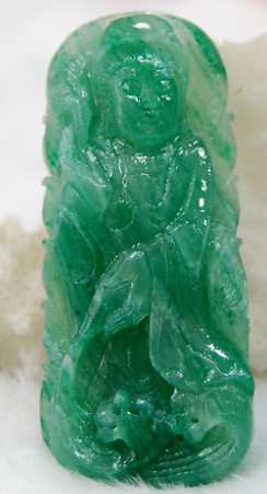 翡翠的仿冒品主要有哪些？怎么辨别？