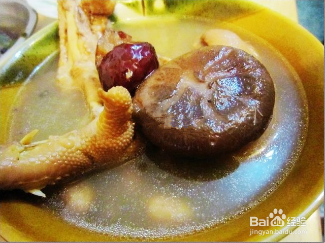 夏季养生 鸡爪花生眉豆汤