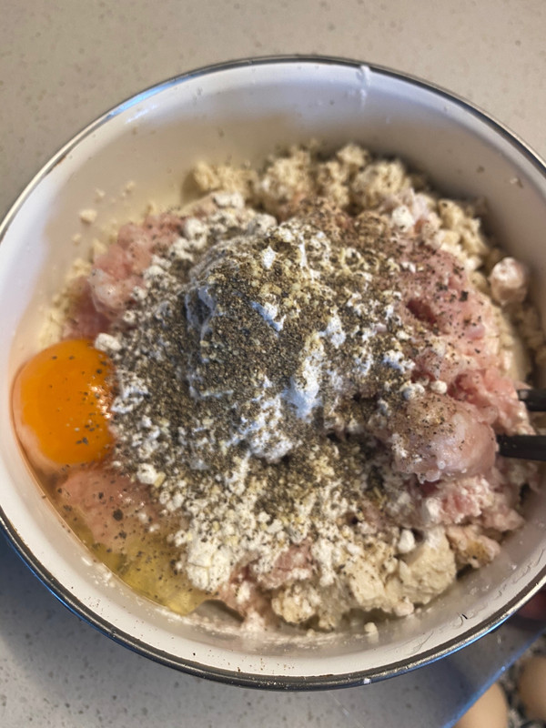 酥炸豆腐肉丸子