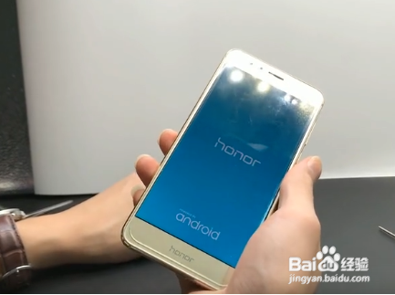 华为荣耀8青春版电池怎么换