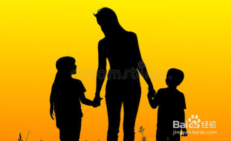 二胎家庭，老二总喜欢打扰老大写作业怎么办？