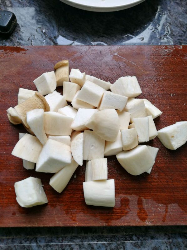 黑椒牛肉粒焖杏鲍菇