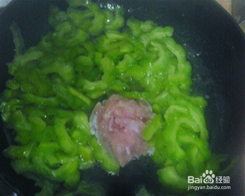 【苦瓜炒肉丝】的做法