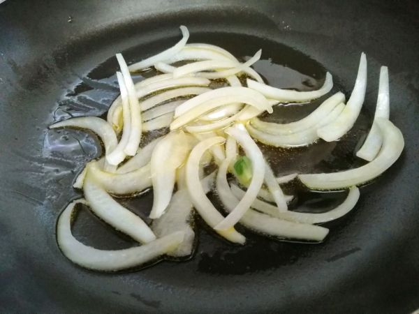 香干香肠炒青椒