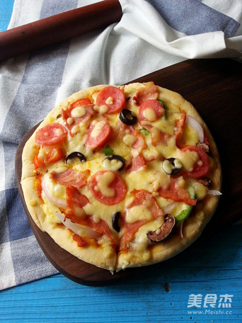 香肠培根芝士披萨
