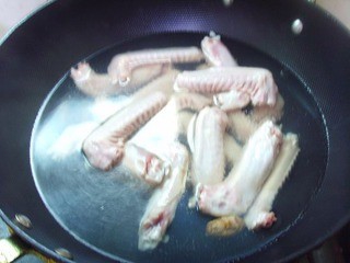 好吃不腻的卤香鸭翅