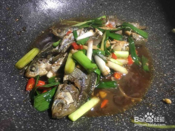 蒜叶鱼干的美味做法