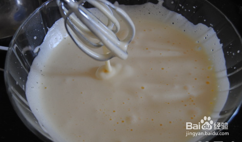 黑的可爱的可可蛋糕杯的做法