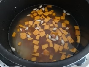 制作南瓜小米粥