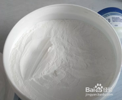 夏季新生儿需要用爽身粉 分享爽身粉的正确用法