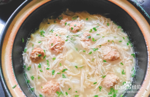 金针菇白菜肉丸汤