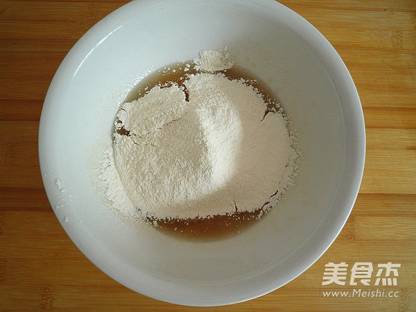 广式绿豆蛋黄月饼