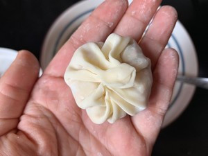 青椒火腿鸡蛋蒸包的做法