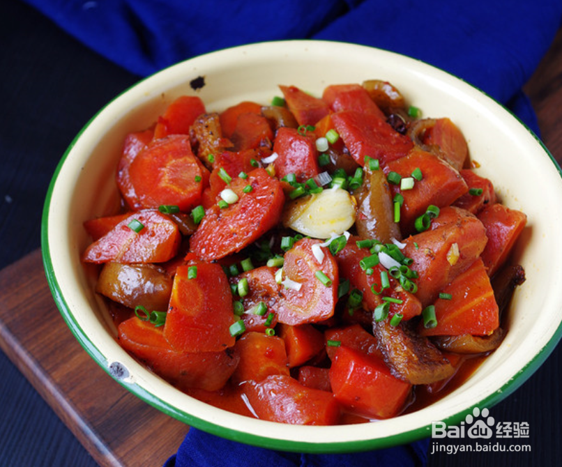 胡萝卜烧肉皮的做法