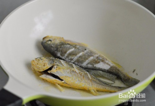 酱烧小黄鱼是怎么做的?如何做更好吃?
