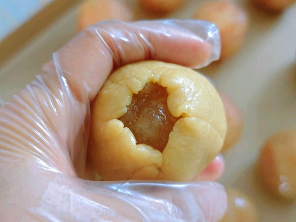 拉丝冰翅蛋黄月饼