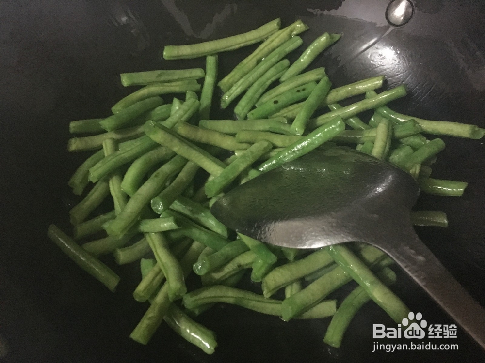 在家中炒土豆刀豆