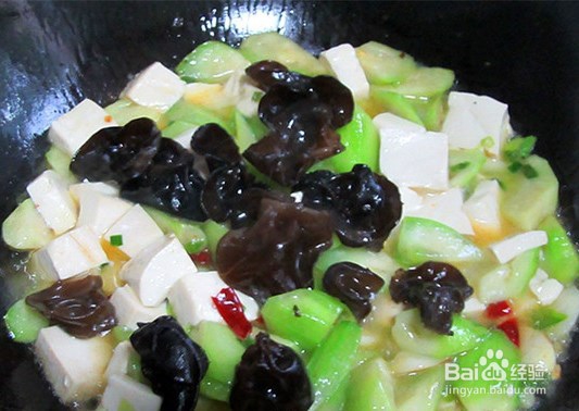 丝瓜炖豆腐的做法