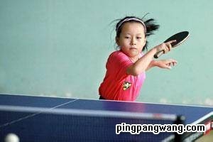 业余乒乓球球友步伐应少而精