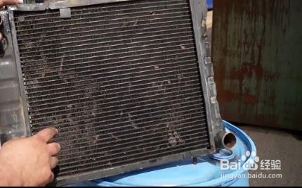 白醋清洗汽车水箱水垢