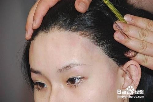 自己在家怎么刮发际线