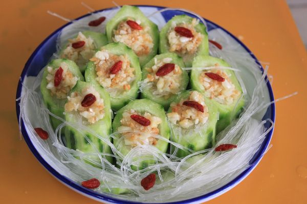 金银蒜粉丝蒸丝瓜