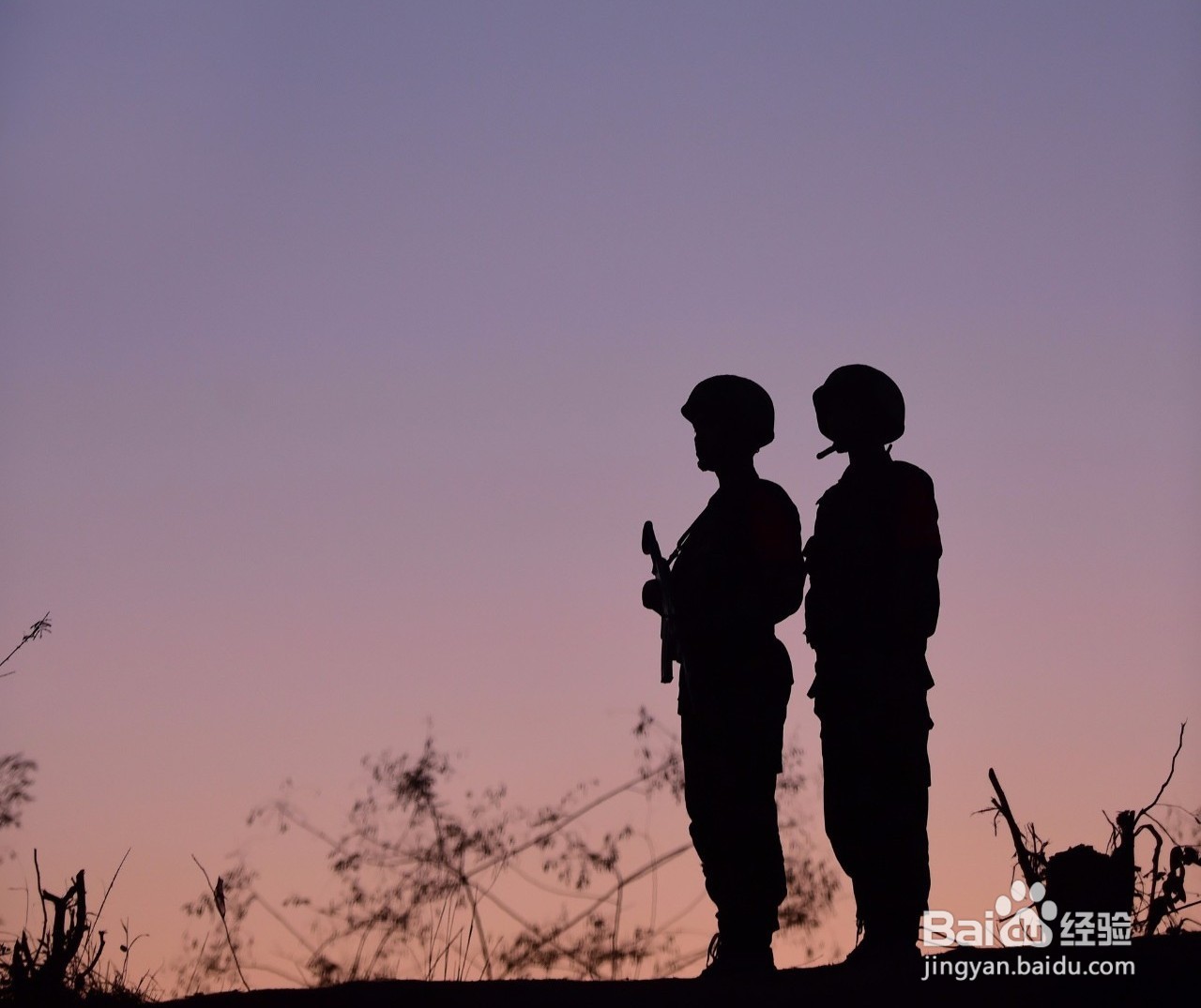 怎么形容军人的步伐呢